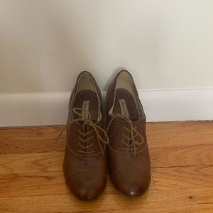 Brown Heeled Oxford Shoes